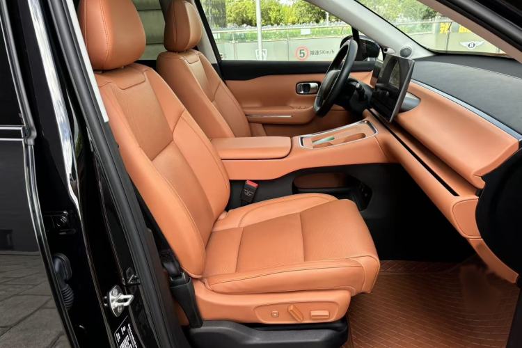 Used Leapmotor C16 2026 Extended-Range 280 LiDAR Zhizun Edition 6 Seats Interior 8