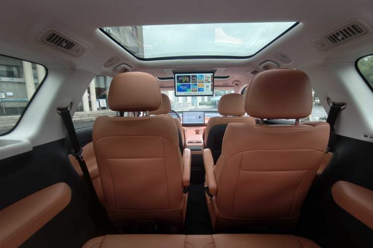 Used Leapmotor C16 2026 Extended-Range 280 LiDAR Zhizun Edition 6 Seats Interior 8