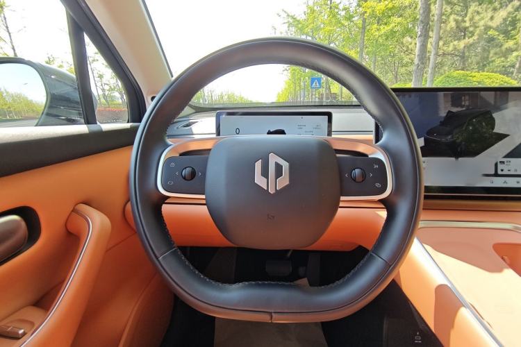 Used Leapmotor C16 2026 Extended-Range 280 LiDAR Zhizun Edition 6 Seats Interior 8