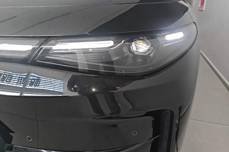 Used Leapmotor C16 2026 Extended-Range 280 LiDAR Zhizun Edition 6 Seats Left Front Headlight