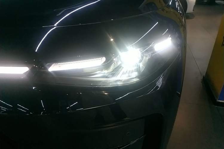 Used Leapmotor C16 2026 Extended-Range 280 LiDAR Zhizun Edition 6 Seats Left Front Headlight