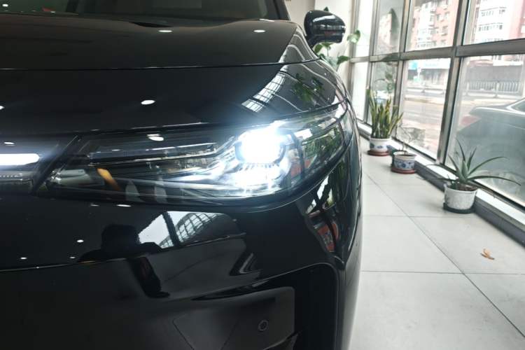 Used Leapmotor C16 2026 Extended-Range 280 LiDAR Zhizun Edition 6 Seats Left Front Headlight