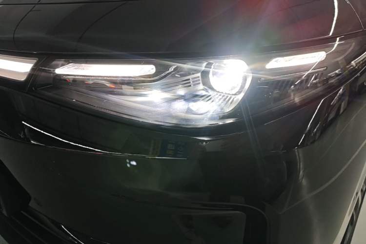Used Leapmotor C16 2026 Extended-Range 280 LiDAR Zhizun Edition 6 Seats Left Front Headlight