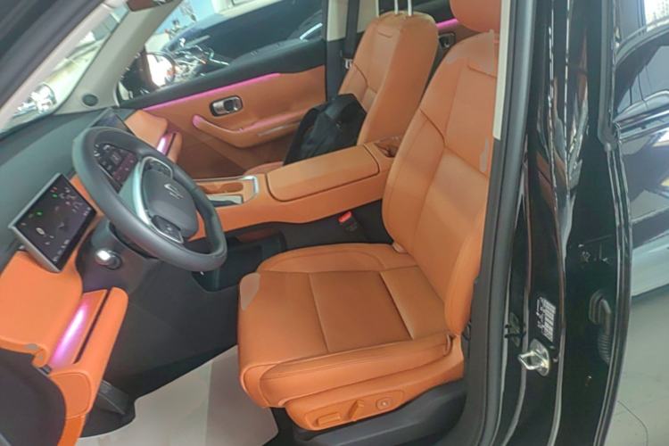 Used Leapmotor C16 2026 Extended-Range 280 LiDAR Zhizun Edition 6 Seats Left Front Seat