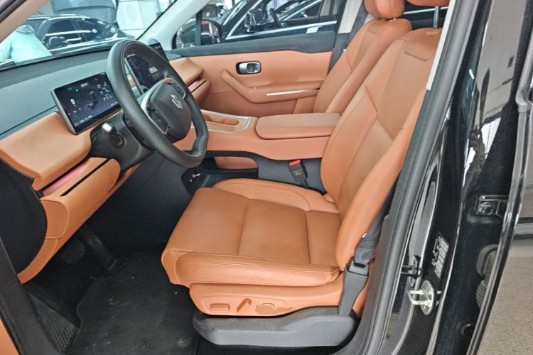 Used Leapmotor C16 2026 Extended-Range 280 LiDAR Zhizun Edition 6 Seats Left Front Seat