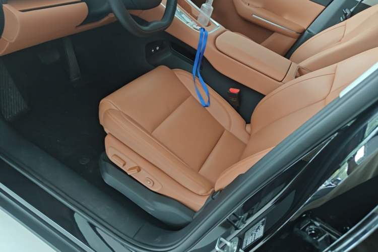 Used Leapmotor C16 2026 Extended-Range 280 LiDAR Zhizun Edition 6 Seats Left Front Seat