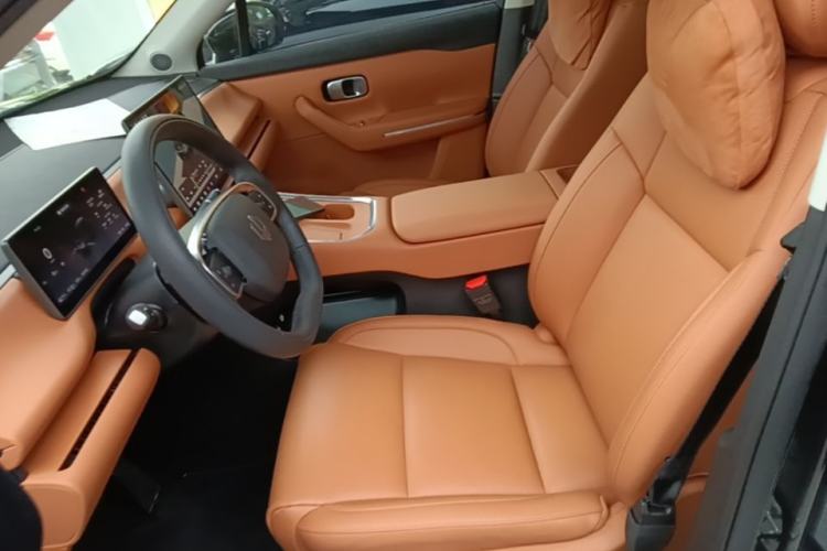 Used Leapmotor C16 2026 Extended-Range 280 LiDAR Zhizun Edition 6 Seats Left Front Seat