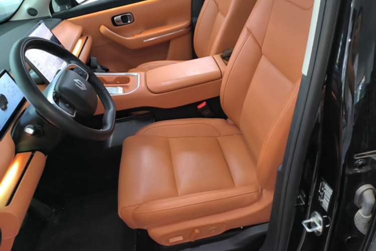 Used Leapmotor C16 2026 Extended-Range 280 LiDAR Zhizun Edition 6 Seats Left Front Seat