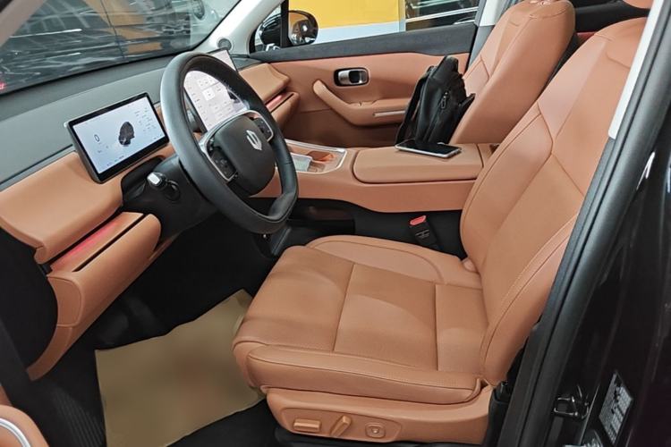 Used Leapmotor C16 2026 Extended-Range 280 LiDAR Zhizun Edition 6 Seats Left Front Seat