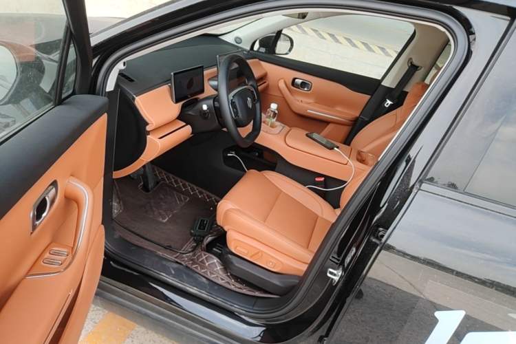 Used Leapmotor C16 2026 Extended-Range 280 LiDAR Zhizun Edition 6 Seats Left Front Seat
