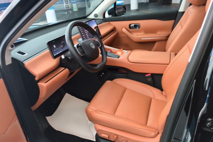 Used Leapmotor C16 2026 Extended-Range 280 LiDAR Zhizun Edition 6 Seats Left Front Seat