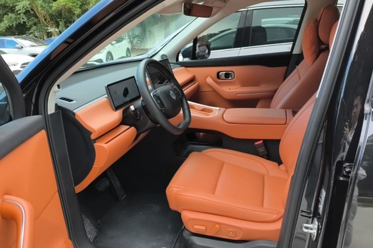 Used Leapmotor C16 2026 Extended-Range 280 LiDAR Zhizun Edition 6 Seats Left Front Seat
