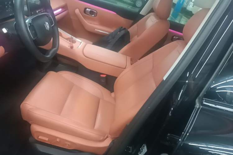 Used Leapmotor C16 2026 Extended-Range 280 LiDAR Zhizun Edition 6 Seats Left Front Seat