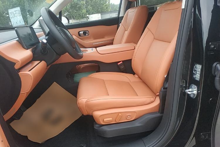Used Leapmotor C16 2026 Extended-Range 280 LiDAR Zhizun Edition 6 Seats Left Front Seat