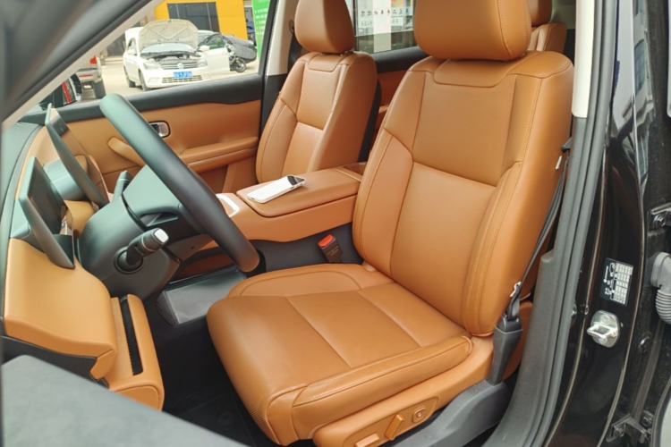Used Leapmotor C16 2026 Extended-Range 280 LiDAR Zhizun Edition 6 Seats Left Front Seat