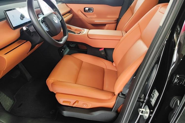 Used Leapmotor C16 2026 Extended-Range 280 LiDAR Zhizun Edition 6 Seats Left Front Seat