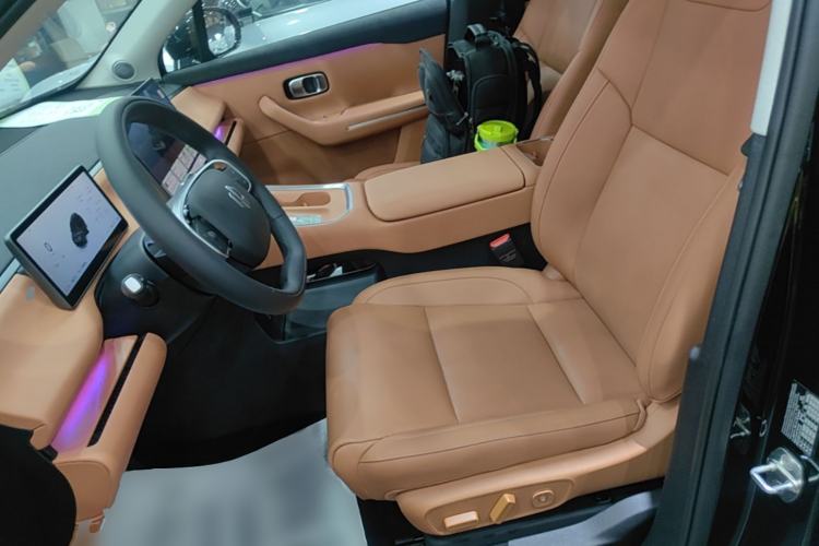Used Leapmotor C16 2026 Extended-Range 280 LiDAR Zhizun Edition 6 Seats Left Front Seat