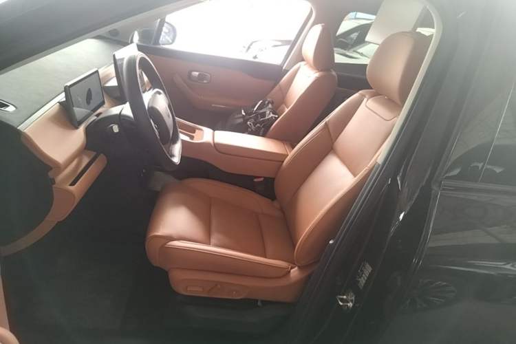 Used Leapmotor C16 2026 Extended-Range 280 LiDAR Zhizun Edition 6 Seats Left Front Seat
