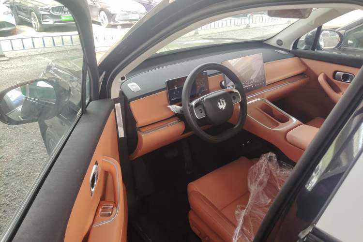 Used Leapmotor C16 2026 All-Electric 630 LiDAR Zhizun Edition 6 Seats
