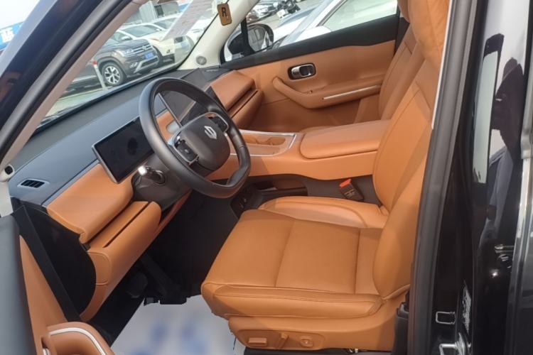 Used Leapmotor C16 2026 Extended-Range 280 LiDAR Zhizun Edition 6 Seats Left Front Seat