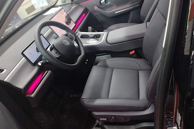 Used Leapmotor C16 2026 Extended-Range 280 LiDAR Zhizun Edition 6 Seats Left Front Seat