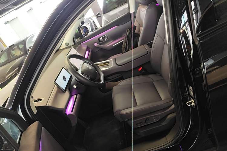 Used Leapmotor C16 2026 All-Electric 630 LiDAR Zhizun Edition 6 Seats Left Front Seat