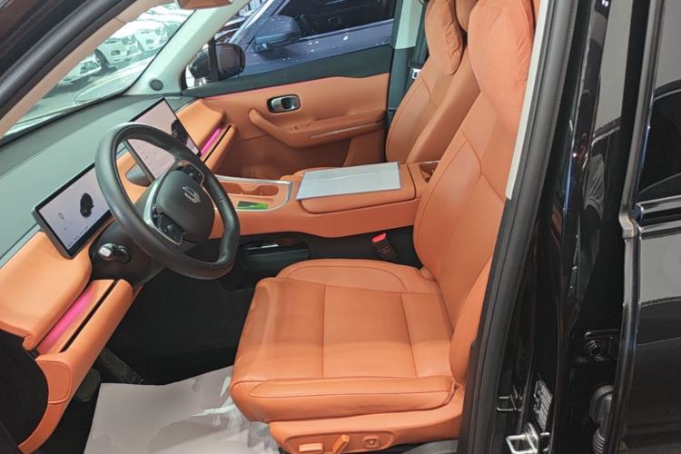 Used Leapmotor C16 2026 Extended-Range 280 LiDAR Zhizun Edition 6 Seats Left Front Seat