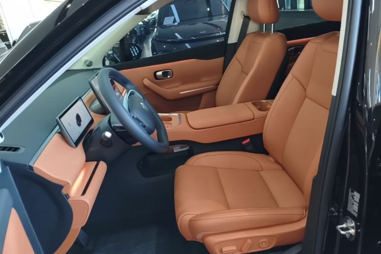 Used Leapmotor C16 2026 Extended-Range 280 LiDAR Zhizun Edition 6 Seats Left Front Seat