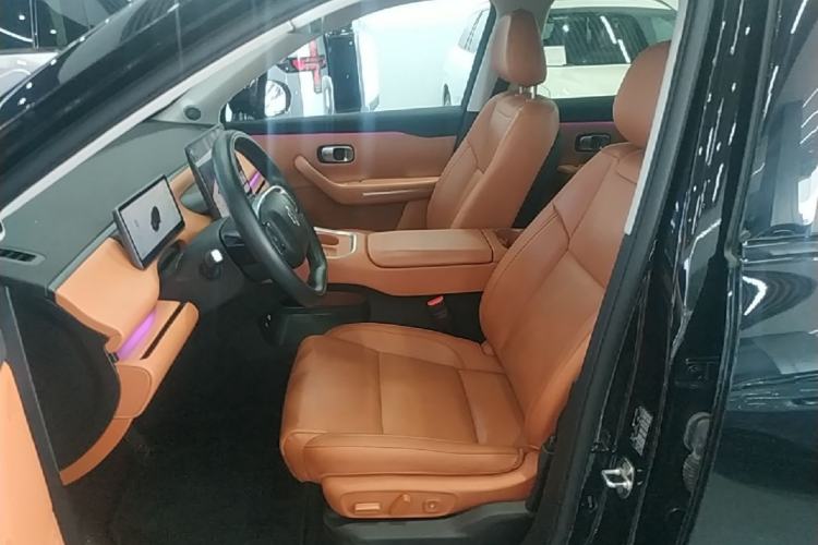 Used Leapmotor C16 2026 All-Electric 630 LiDAR Zhizun Edition 6 Seats Left Front Seat