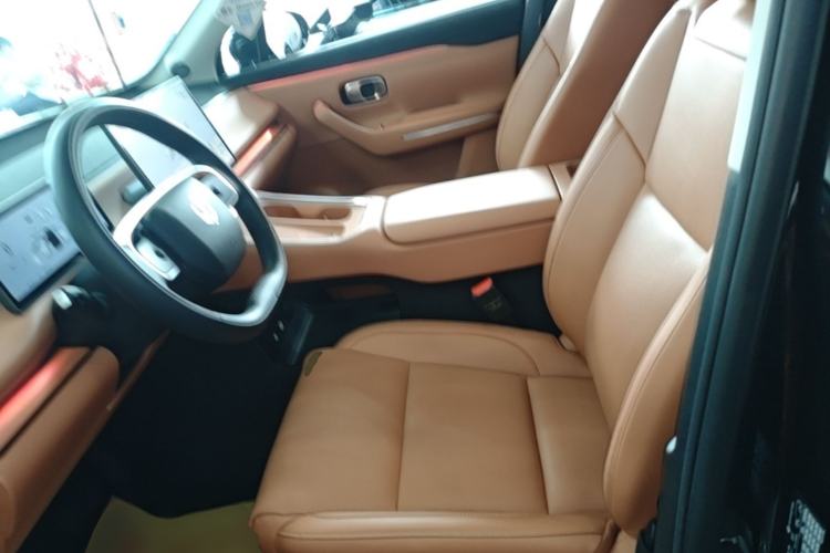 Used Leapmotor C16 2026 Extended-Range 280 LiDAR Zhizun Edition 6 Seats Left Front Seat