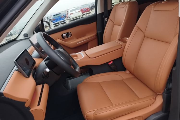 Used Leapmotor C16 2026 Extended-Range 280 LiDAR Zhizun Edition 6 Seats Left Front Seat