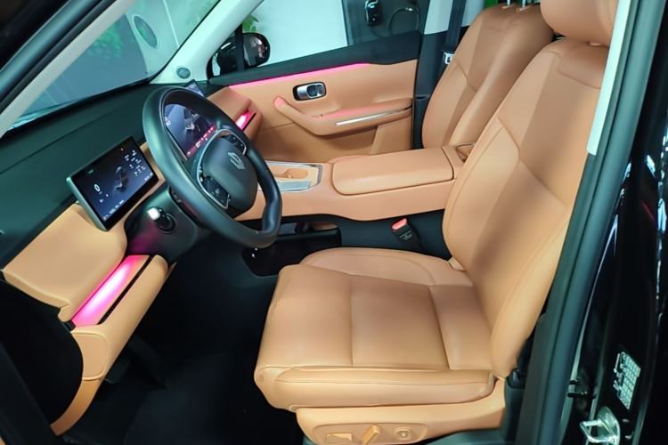 Used Leapmotor C16 2026 Extended-Range 280 LiDAR Zhizun Edition 6 Seats Left Front Seat