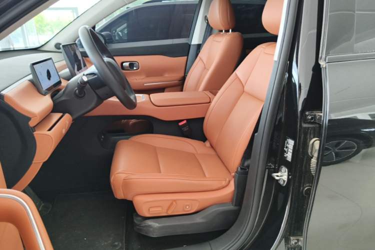 Used Leapmotor C16 2026 Extended-Range 280 LiDAR Zhizun Edition 6 Seats Left Front Seat