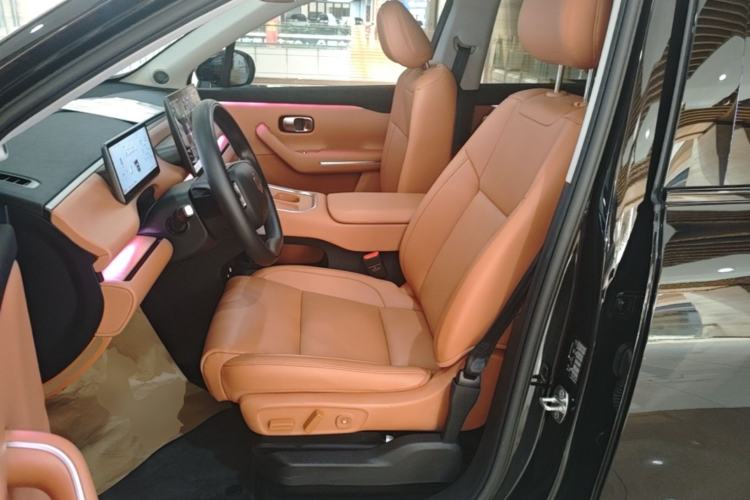 Used Leapmotor C16 2026 Extended-Range 280 LiDAR Zhizun Edition 6 Seats Left Front Seat