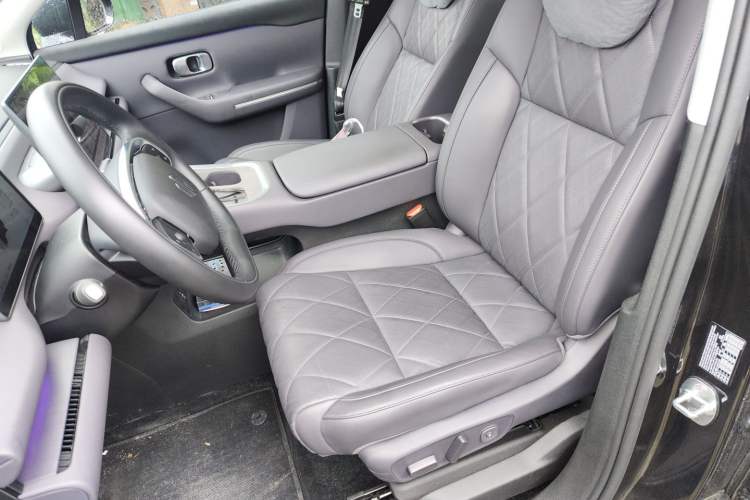 Used Leapmotor C16 2026 Extended-Range 280 LiDAR Zhizun Edition 5 Seats Left Front Seat
