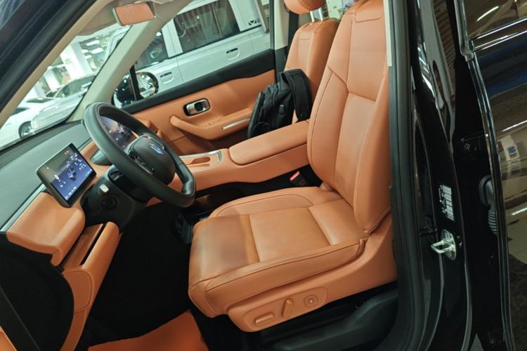 Used Leapmotor C16 2026 Extended-Range 280 LiDAR Zhizun Edition 6 Seats Left Front Seat