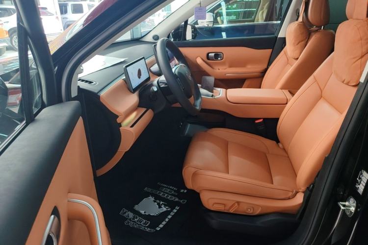 Used Leapmotor C16 2026 Extended-Range 280 LiDAR Zhizun Edition 6 Seats Left Front Seat