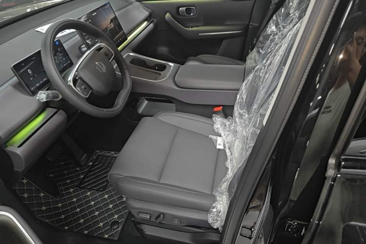 Used Leapmotor C16 2026 Extended-Range 280 LiDAR Zhizun Edition 6 Seats Left Front Seat
