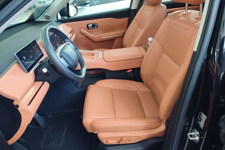Used Leapmotor C16 2026 Extended-Range 280 LiDAR Zhizun Edition 6 Seats Left Front Seat