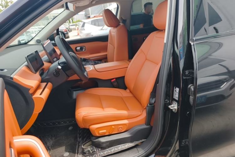 Used Leapmotor C16 2026 Extended-Range 280 LiDAR Zhizun Edition 6 Seats Left Front Seat