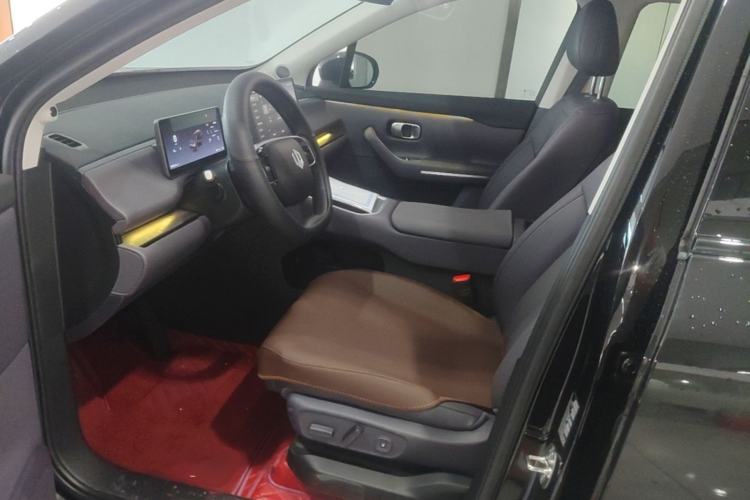 Used Leapmotor C16 2026 All-Electric 630 LiDAR Zhizun Edition 6 Seats Left Front Seat
