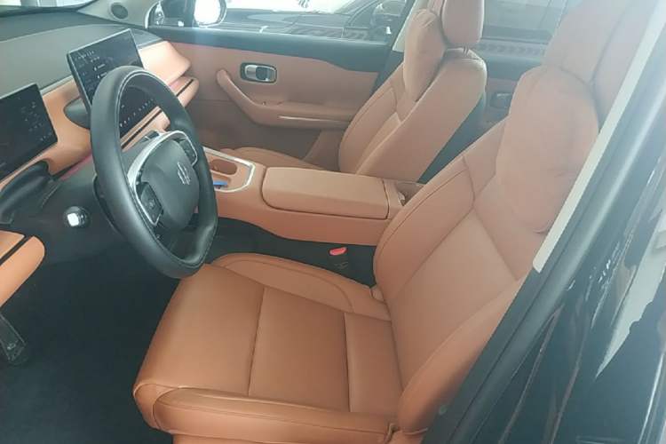 Used Leapmotor C16 2026 Extended-Range 280 LiDAR Zhizun Edition 6 Seats Left Front Seat