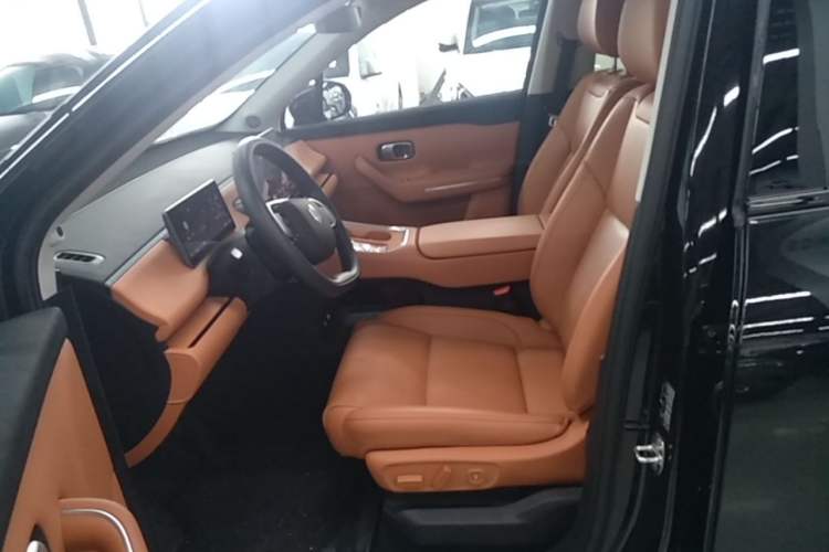 Used Leapmotor C16 2026 Extended-Range 280 LiDAR Zhizun Edition 6 Seats Left Front Seat