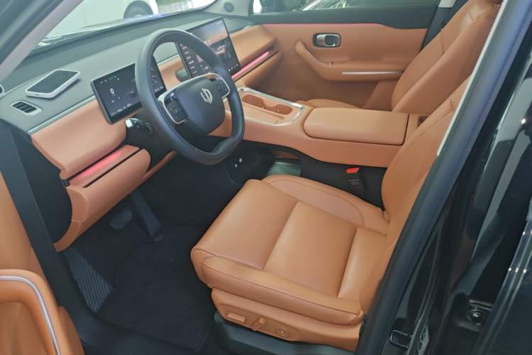 Used Leapmotor C16 2026 Extended-Range 280 LiDAR Zhizun Edition 6 Seats Left Front Seat