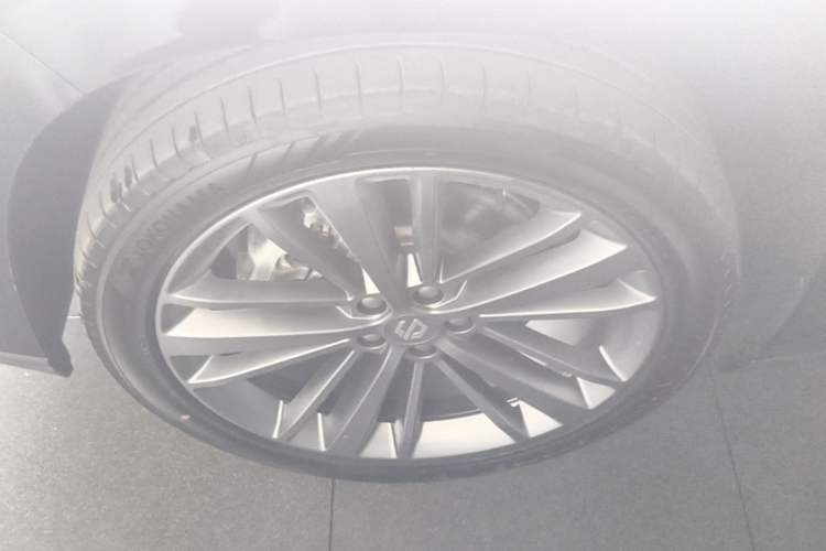 Used Leapmotor C16 2026 Extended-Range 280 LiDAR Zhizun Edition 6 Seats Left Front Wheel Hub