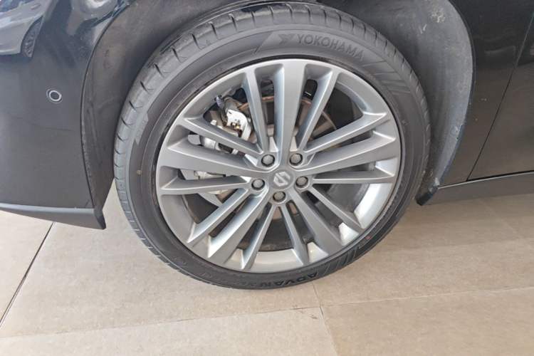 Used Leapmotor C16 2026 Extended-Range 280 LiDAR Zhizun Edition 6 Seats Left Front Wheel Hub