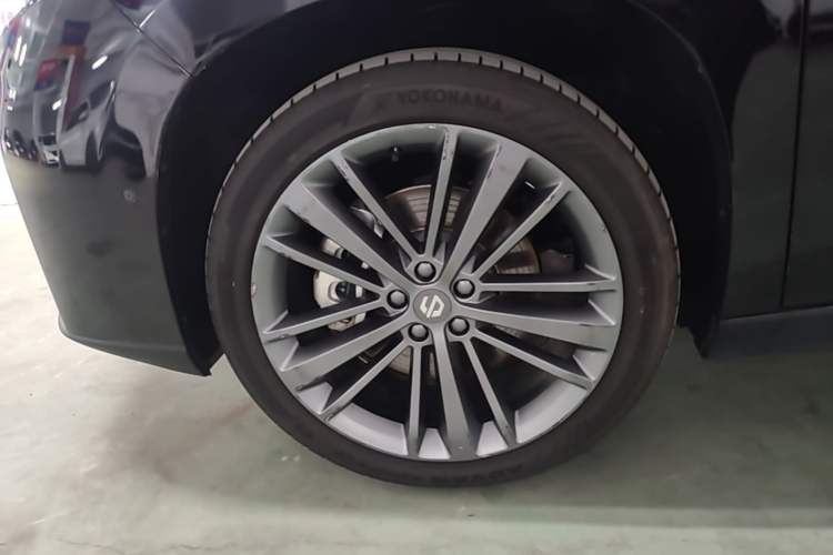 Used Leapmotor C16 2026 Extended-Range 280 LiDAR Zhizun Edition 6 Seats Left Front Wheel Hub
