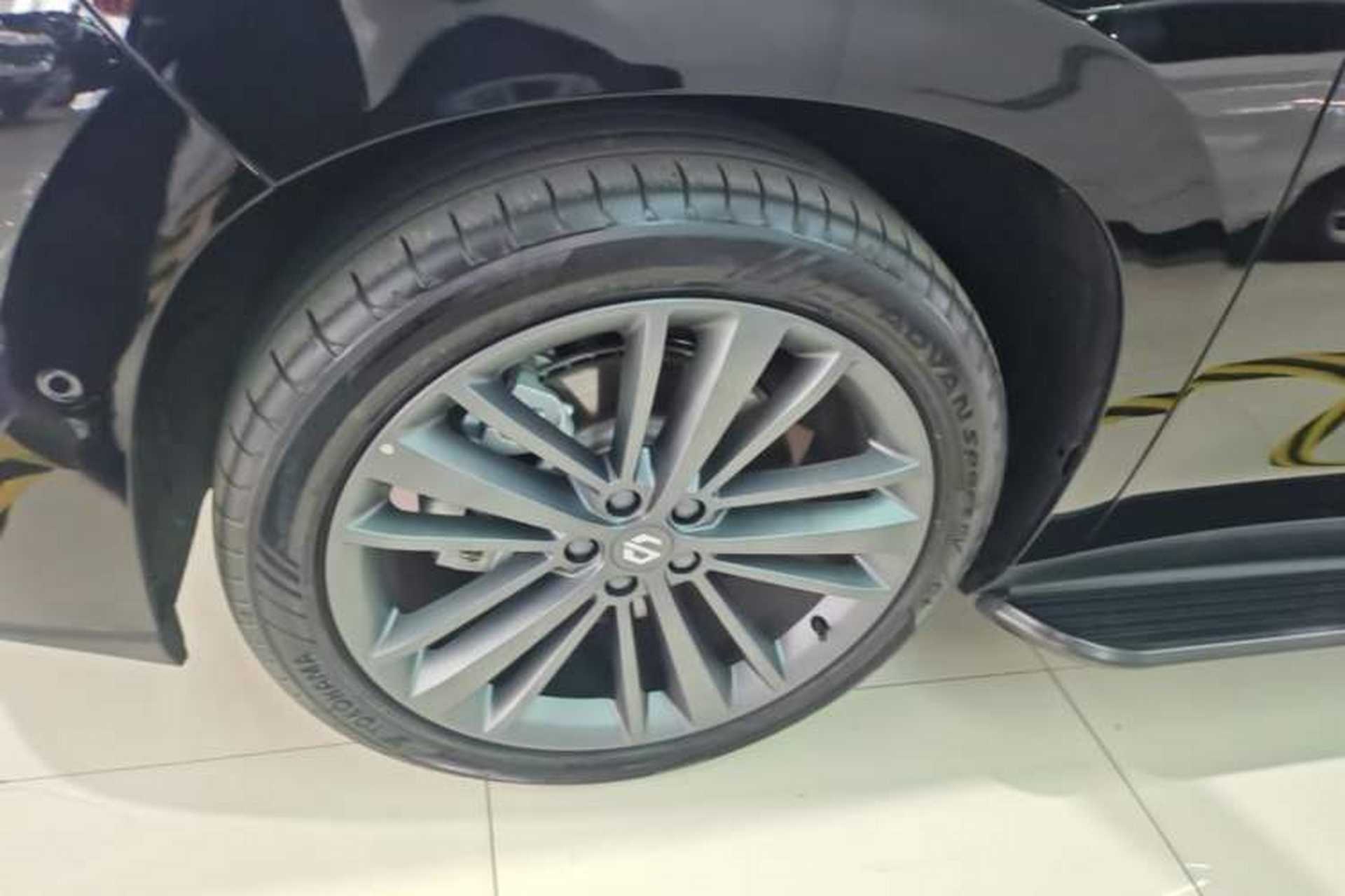 Used Leapmotor C16 2026 Extended-Range 280 LiDAR Zhizun Edition 6 Seats Left Front Wheel Hub
