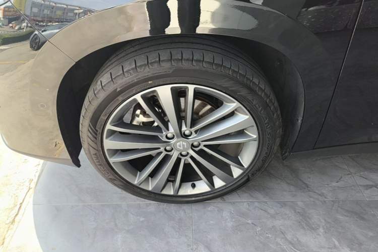 Used Leapmotor C16 2026 Extended-Range 280 LiDAR Zhizun Edition 6 Seats Left Front Wheel Hub
