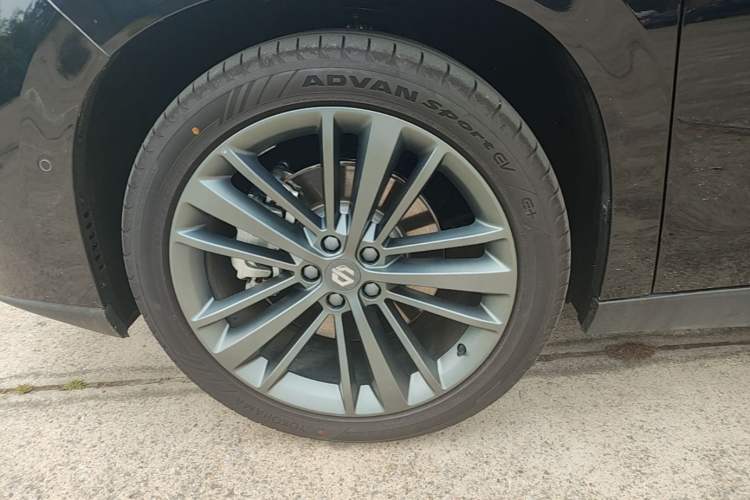 Used Leapmotor C16 2026 All-Electric 630 LiDAR Zhizun Edition 6 Seats Left Front Wheel Hub